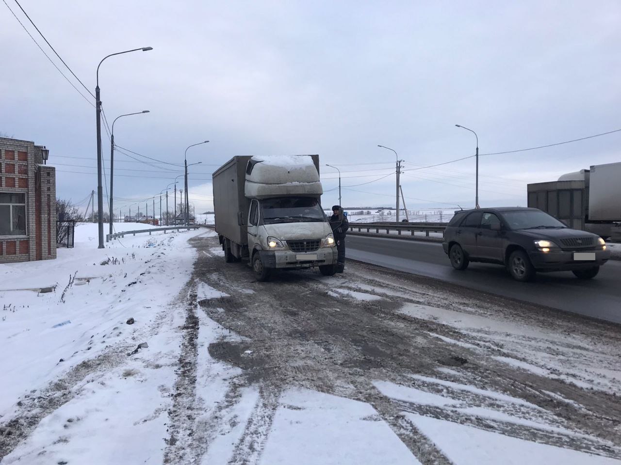 Проведение мероприятий в режиме постоянного рейда по соблюдению перевозчиками транспортного законодательства при осуществлении грузовых перевозок